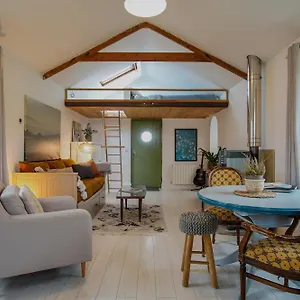  Apartment The Carton Store Loft Apt Ireland